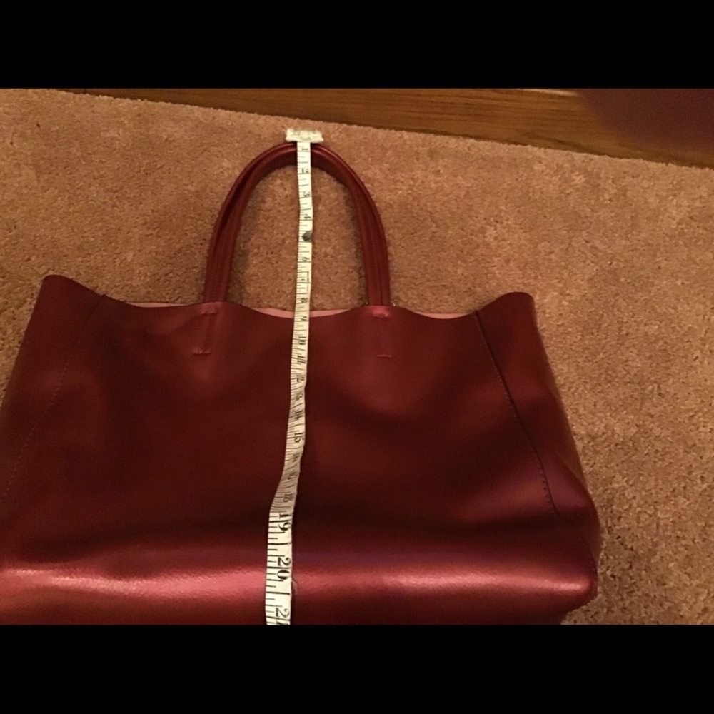 NWOT Burgundy Sheen Handbag Tote - Picture 2 of 5
